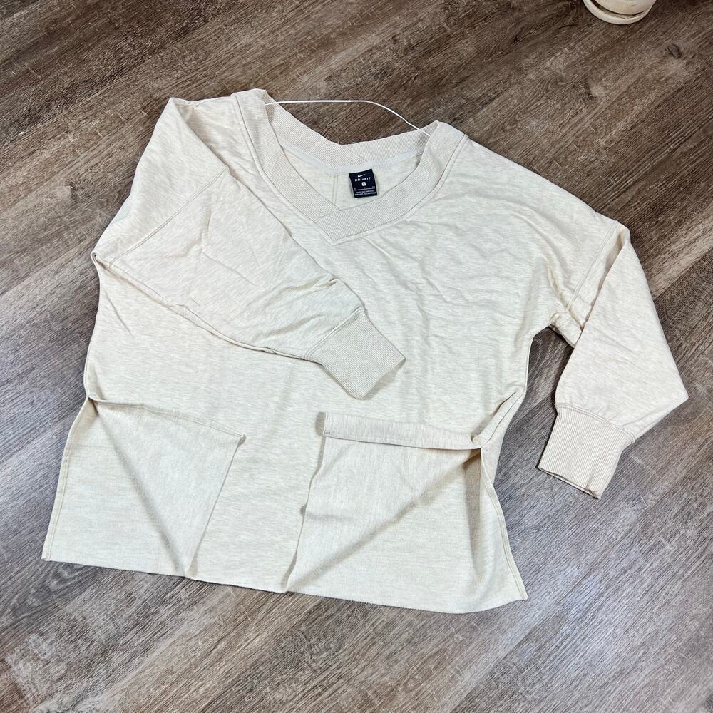 Nike Yoga Luxe Fleece V-Neck Sweatshirt Tan Oversized Slouchy Pullover Athletic - Picture 3 of 5
